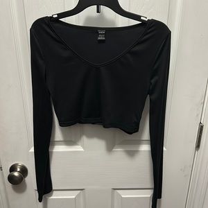 Shine black cropped top